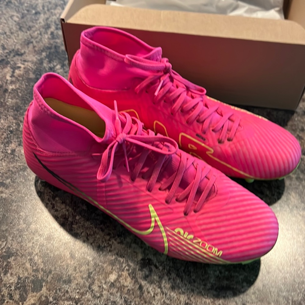 Nike Zoom Mercurial Superfly 9 Academy cleats like new!